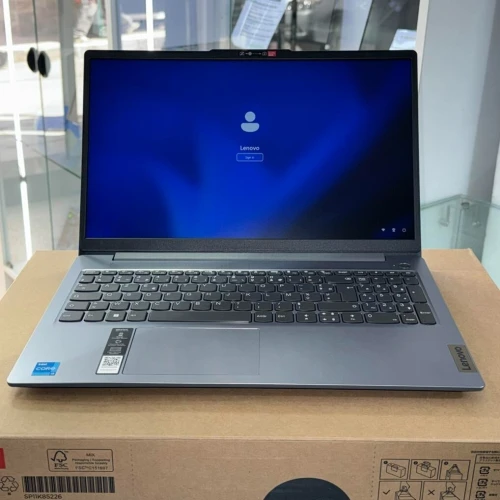Laptop LENOVO IDEAPAD SLIM 2023 Sous emballage jamais utiliser