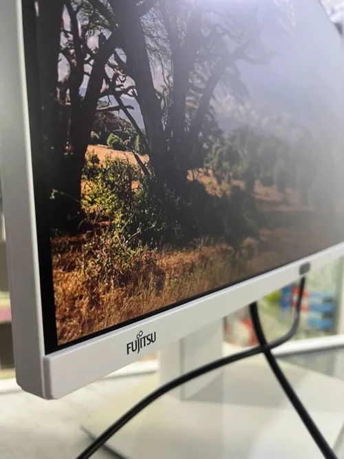 Moniteur FUJITSU P27-8 TE Pro ( 2.5K )  / 27 pouces / résolution 2560 x 1440 (Wide) / 16:9 ( QHD ) 