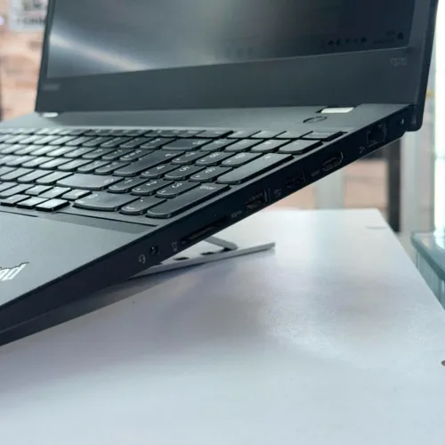 LAPTOP THINKPAD T570 / I7-7GNR / NVIDIA MX130 ( 2GB ) / 16GB 