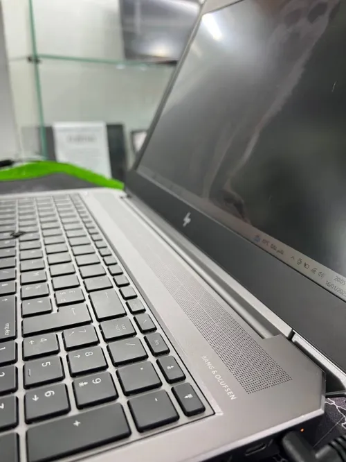 PC WORKSTATION Mobile HP ZBOOK 15 G6 /  T1000 4 GB / 2TB SSD / 32GB RAM