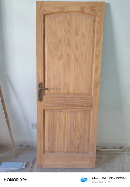 Vente portes en bois rouge