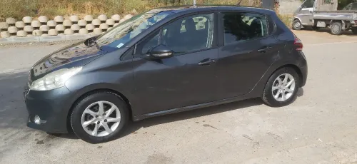Peugeot 208 2015 Active Facelift