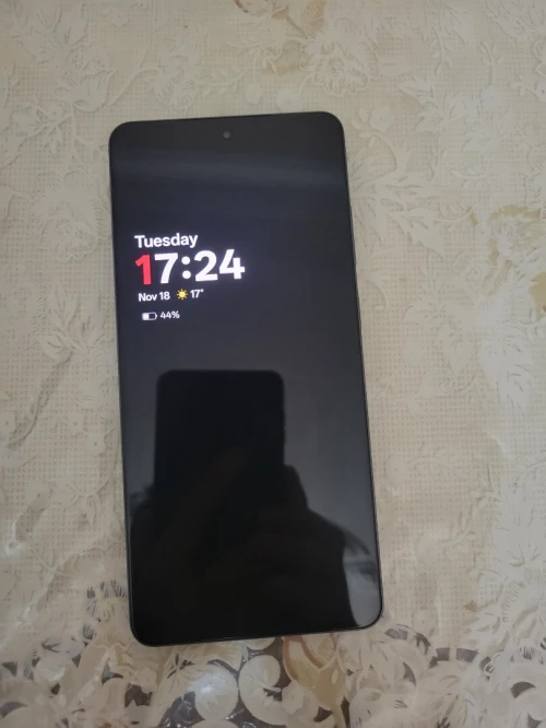 Oneplus Ace 5 (13r) Ace 5 (13r)
