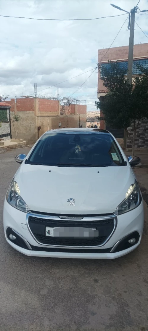 Peugeot 208 2018 Allure