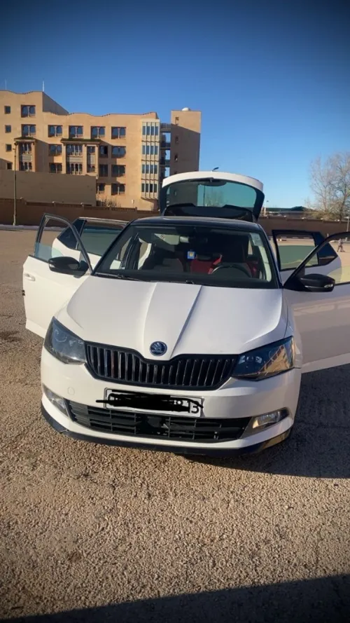 Skoda Fabia 2018 Style (avec toit panoramique)