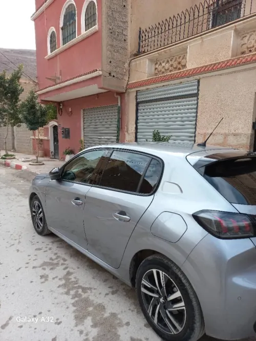 Peugeot 208 2023 Allure Pack