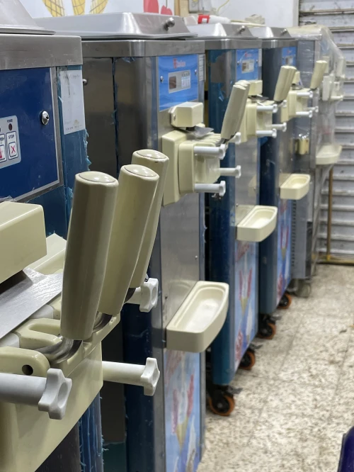 4 Machines à glace soft professionnelles Excellence 2 bacs Très bon état