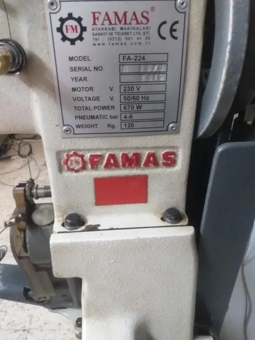 machine à coudre les semelles de chaussures