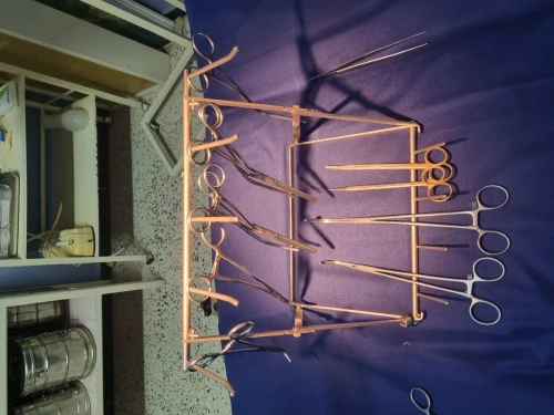 Matériel de chirurgie et chirurgie vasculaire