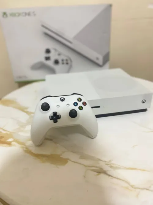 XBOX ONE S  1to ETAT 10/10 AVENDRE