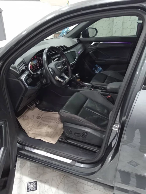 Audi Q3 2022 Q3