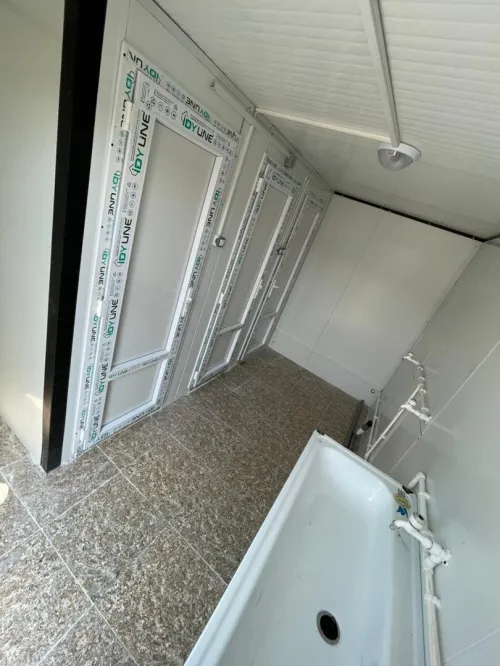CABINE SANITAIRES 3 WC 3X4
