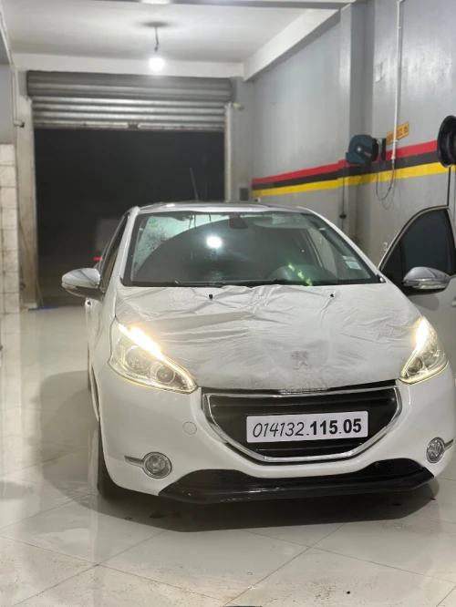Peugeot 208 2015 Allure