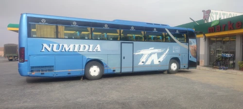 2 BUS POUR LOCATION