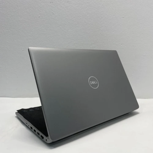 Dell Precision 3591Neuf intel ultra 7 H 14eme Generation Ram 32Gb Stockage 1Tb SSD RTX 1000 6GB VRAM