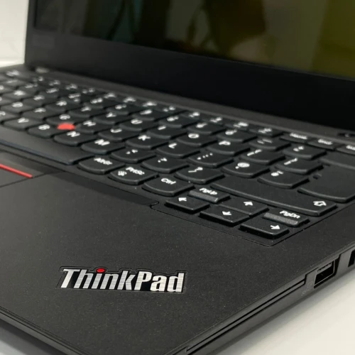 Lenovo Thinkpad T490 tactile i5 8eme Génération Ram 16 Gb Stockage 256 Gb