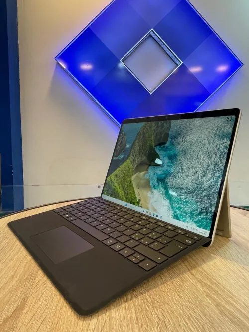 Microsoft Surface Pro 11 SnapDragon X Ram 16 Gb Stockage 512 Gb Tactile Avec Stylet