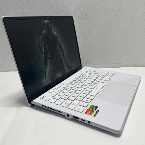 Asus Rog Zephyrus Ryzen 9 Series 7000 HS Ram 16 Gb Stockage 512 Gb RTX 4060 8 Gb Vram
