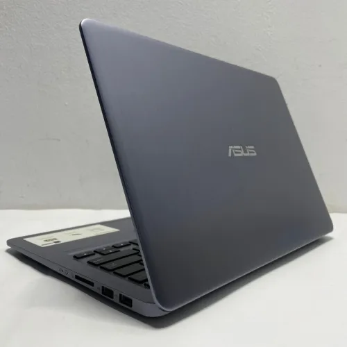 ASUS VivoBook S14 i5 8eme Generation Ram 8 Gb Stockage 256 Gb Nvidia Geforce Mx150 2 Gb