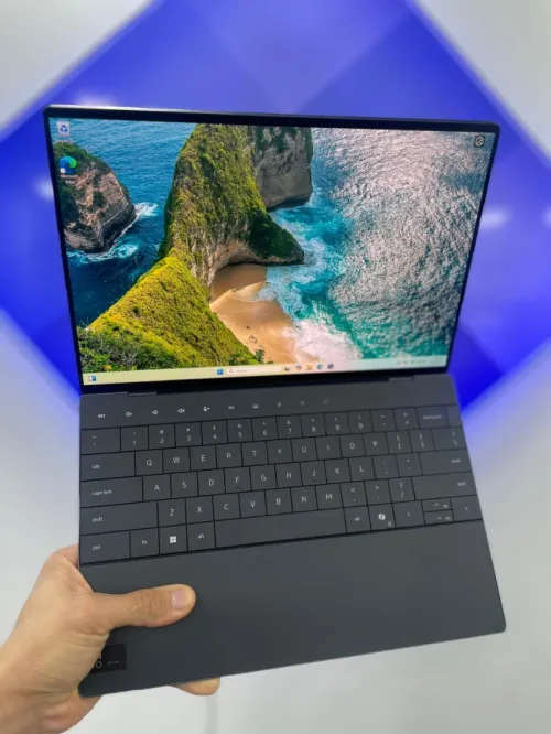 DELL XPS 13 9340 Ultra 7 14eme Generation Serie H Ram 32 Gb Stockage 512 Gb 13 Pouces 3K IPS Tactile
