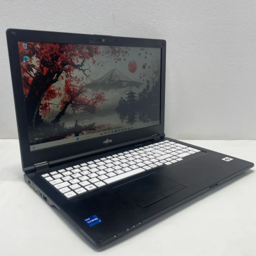 FUJITSU LIFEBOOK E5511 i7 11éme génération Ram 16Gb Stocckage 256Gb