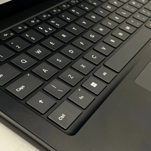 Microsoft surface laptop6 tactile Ultra7 serie H 14eme Generation Ram 16 Gb Stockage 256Gb