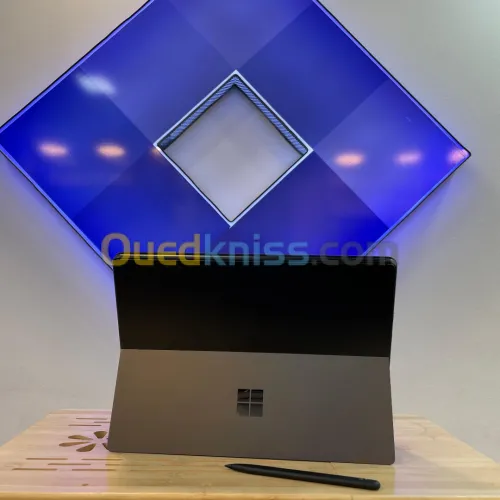 Microsoft Surface Pro 10 Ultra 5 14eme Génération Ram 16 Gb Stockage 256 Gb Tactile Avec Stylet