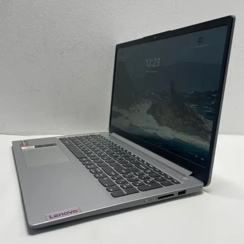 Lenovo IdeaPad Ryzen 5 Serie 7000 Ram 16 Gb Stockage 512 Gb Neuf