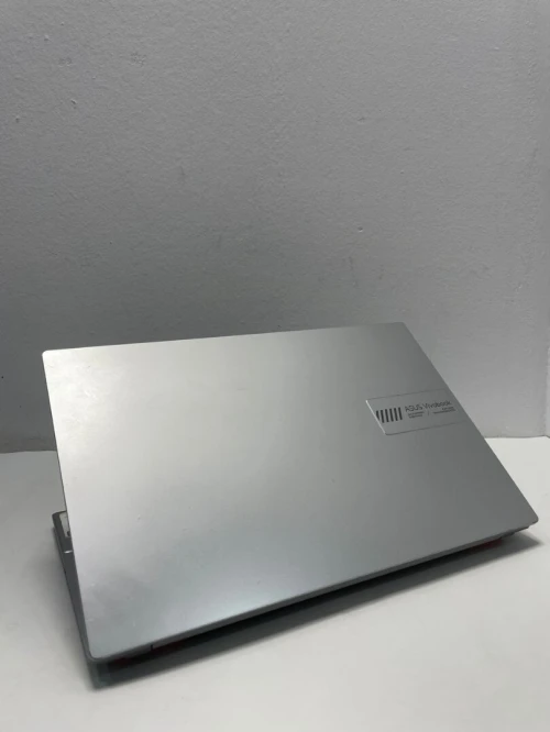Asus Vivobook Go 14 ryzen 5 serie 7000 Ram 8 Gb Stockage 512Gb