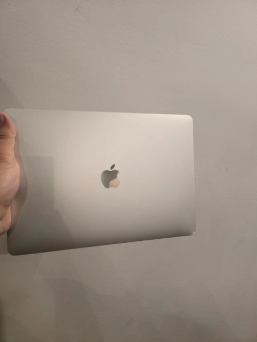 MacBook Air 2020 i3 8/256