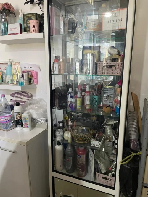 vente de materiels de coiffures , esthetiques et ongleries