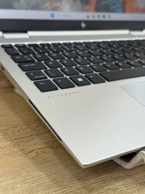 HP EliteBook x360 830 G11 Core Ultra 7 32GB 1TB SSD 2K Tactile