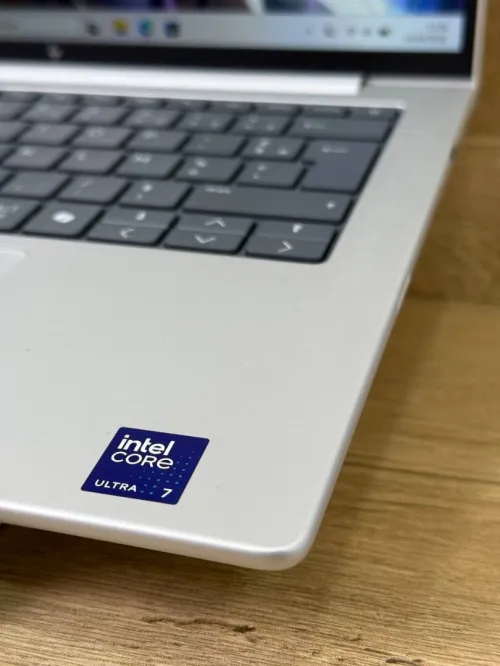 HP EliteBook 8 G1i Core Ultra 7 32GB 1TB SSD