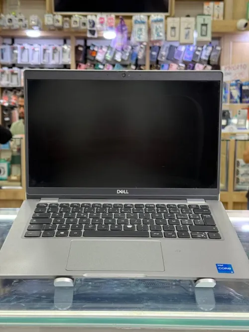 Dell Latitude 5320 i5-1135G7 8GB DDR4 256GB SSD 13.3" FHD Clavier Lumineux