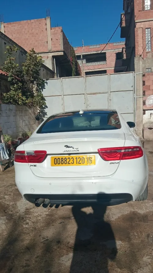 Jaguar XE 2020 La tot