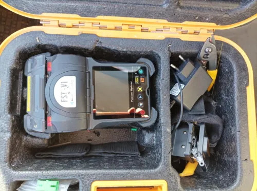 Soudeuse de fibre optique sumitomo t-57 presque jdid et FST v1 