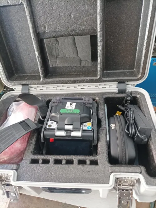 Soudeuse de fibre optique sumitomo t-57 presque jdid et FST v1 