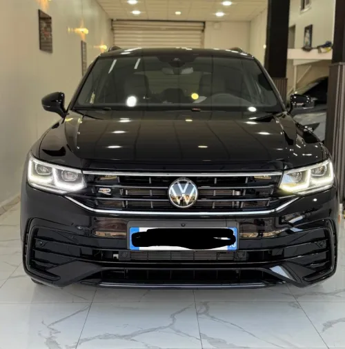 Volkswagen Tiguan 2024 Black black