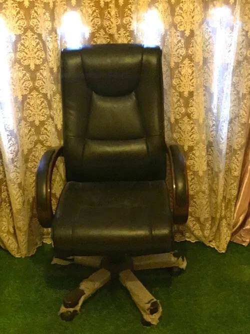 Chaisse bureau PDJ CUIRE bon prix 