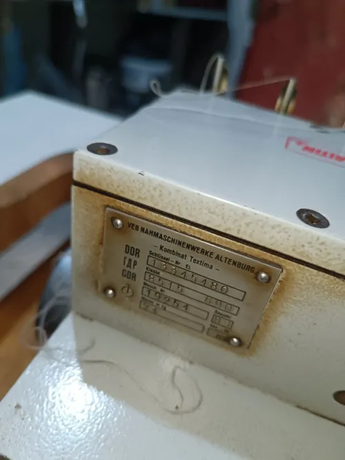 Machine à coudre industrielle TEXIMA 5 fils + moteur allemand