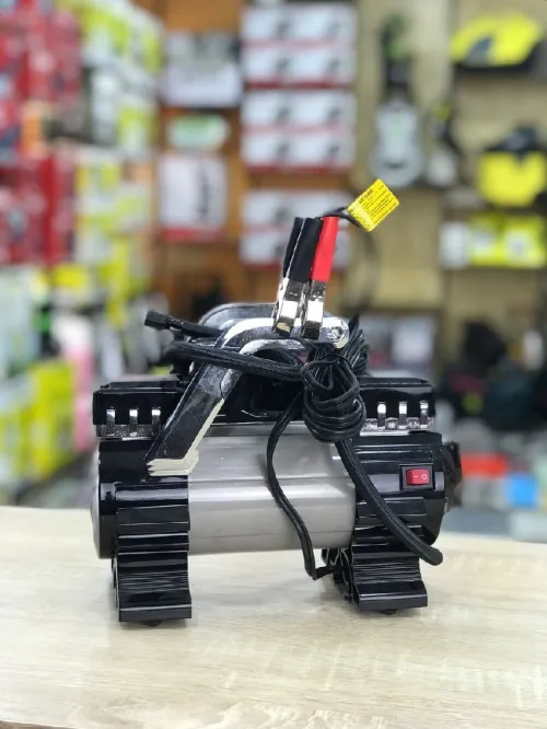 Mini compresseur de voiture 250W 12V 7BAR double piston CT36036 CROWN