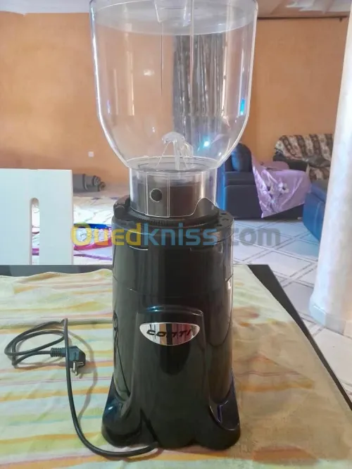 Moulin à café  مطحنة قهوة 