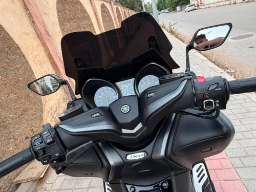 Yamaha Tmax 2022