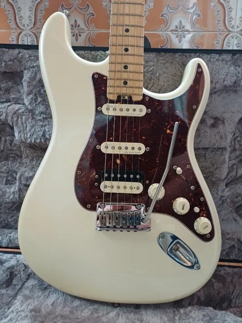 Guitare électrique fender stratocaster american elite