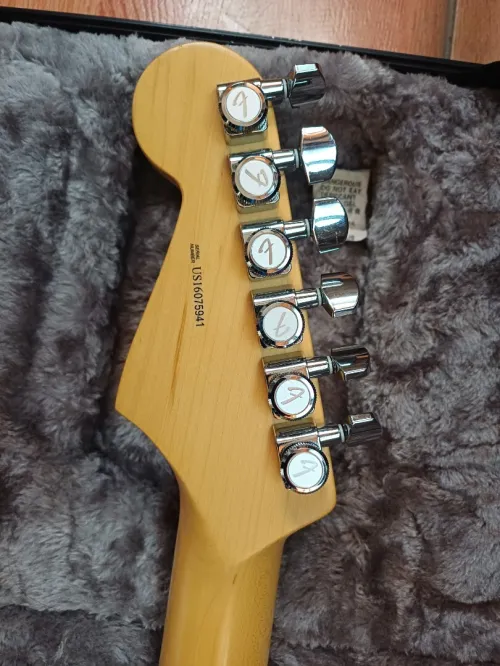Guitare électrique fender stratocaster american elite
