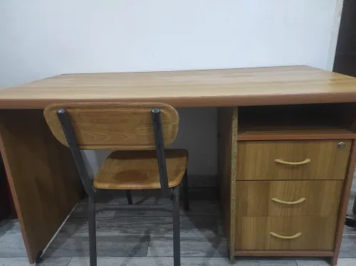 Bureau en bois