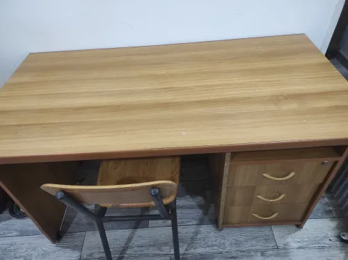 Bureau en bois