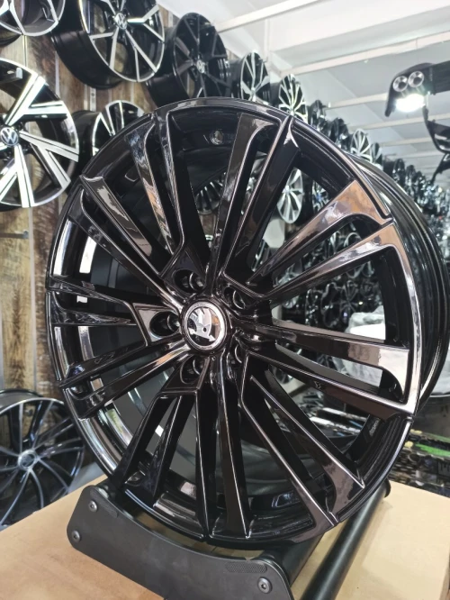 Jantes en alliage Skoda Octavia par 18