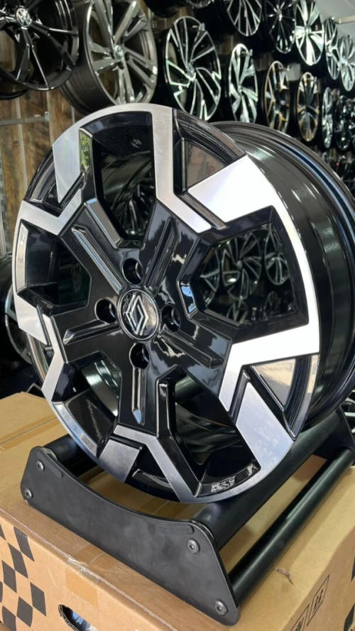 Jantes en alliage Renault R15 et R16