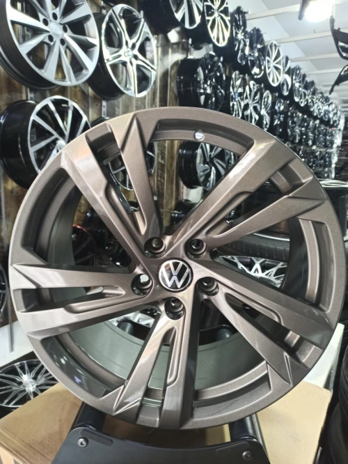 Jantes en alliage Volkswagen Tiguan et t-roc et golf 8 R18